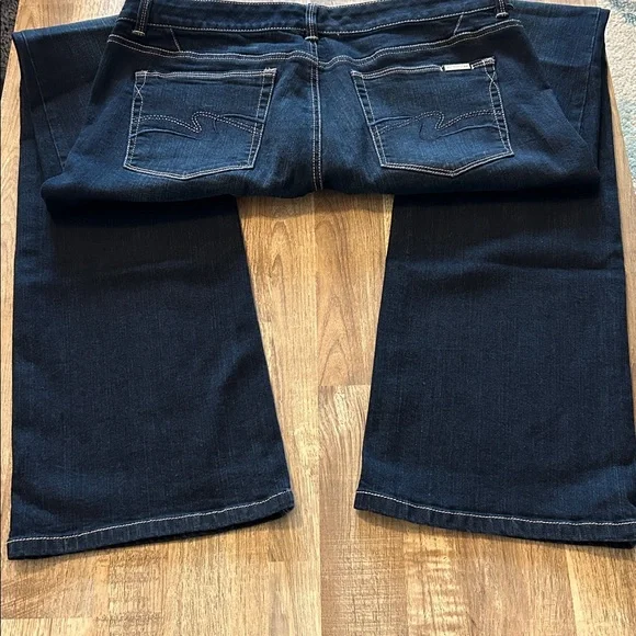 White House / Black Market Mid-Rise Jeans (12L) - Picture 6 of 8